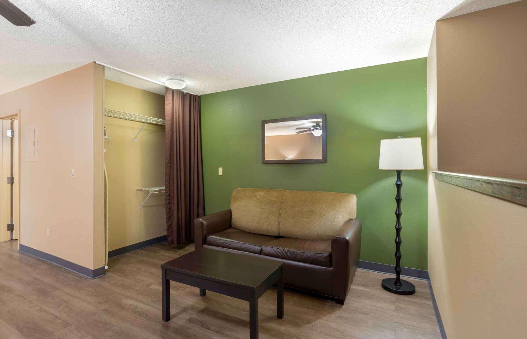 Extended Stay America Select Suites - Springfield - South Exterior photo