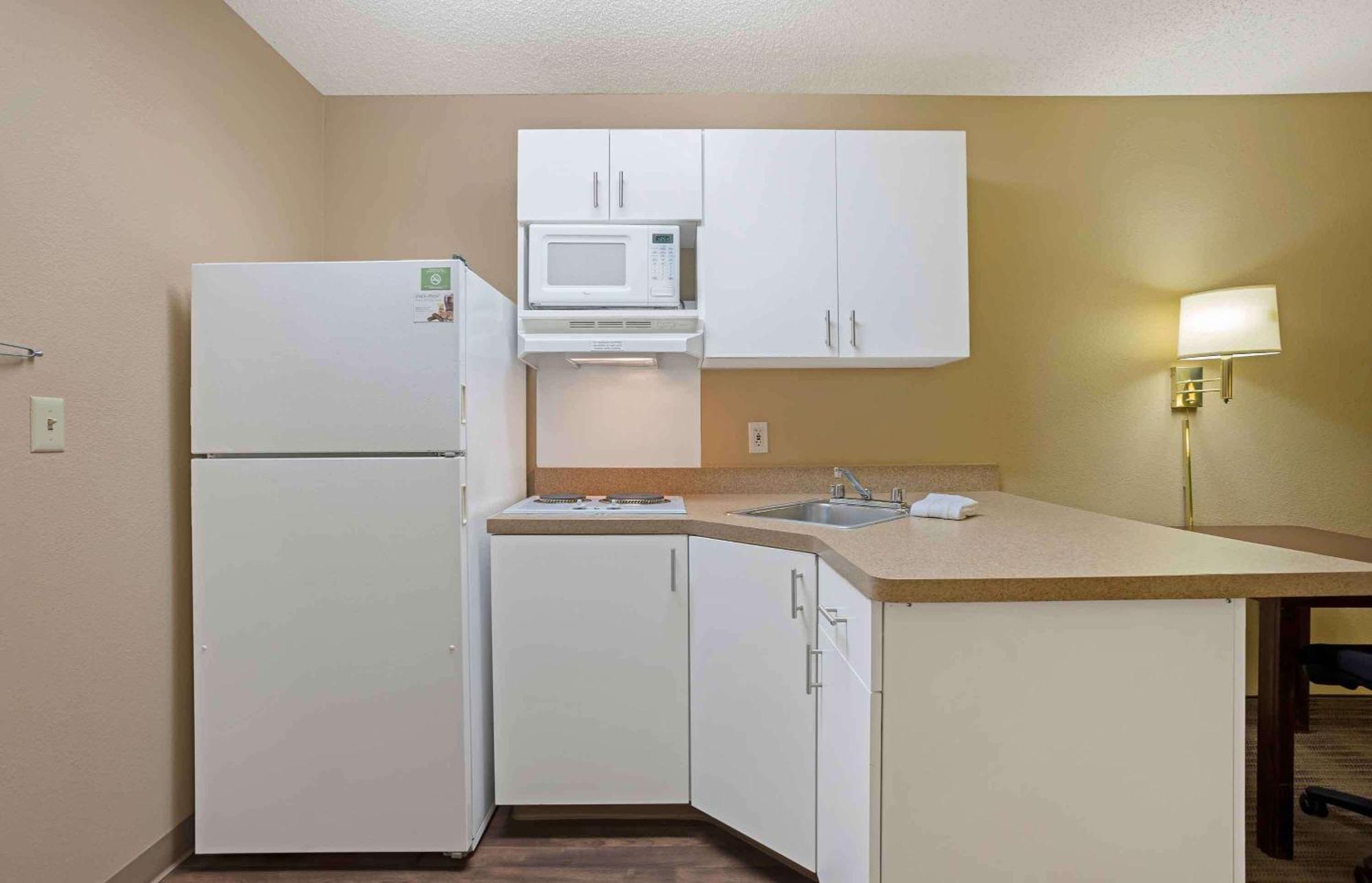 Extended Stay America Select Suites - Springfield - South Exterior photo